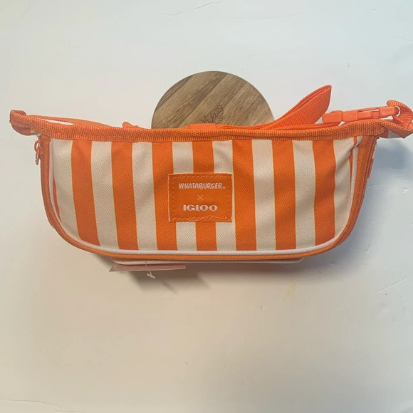 WHATABURGER Insulation 3 Can Fanny Pack Cooler Bag New - Picture 2 of 7